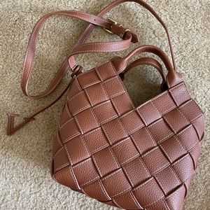 Unique weave crossbody purse